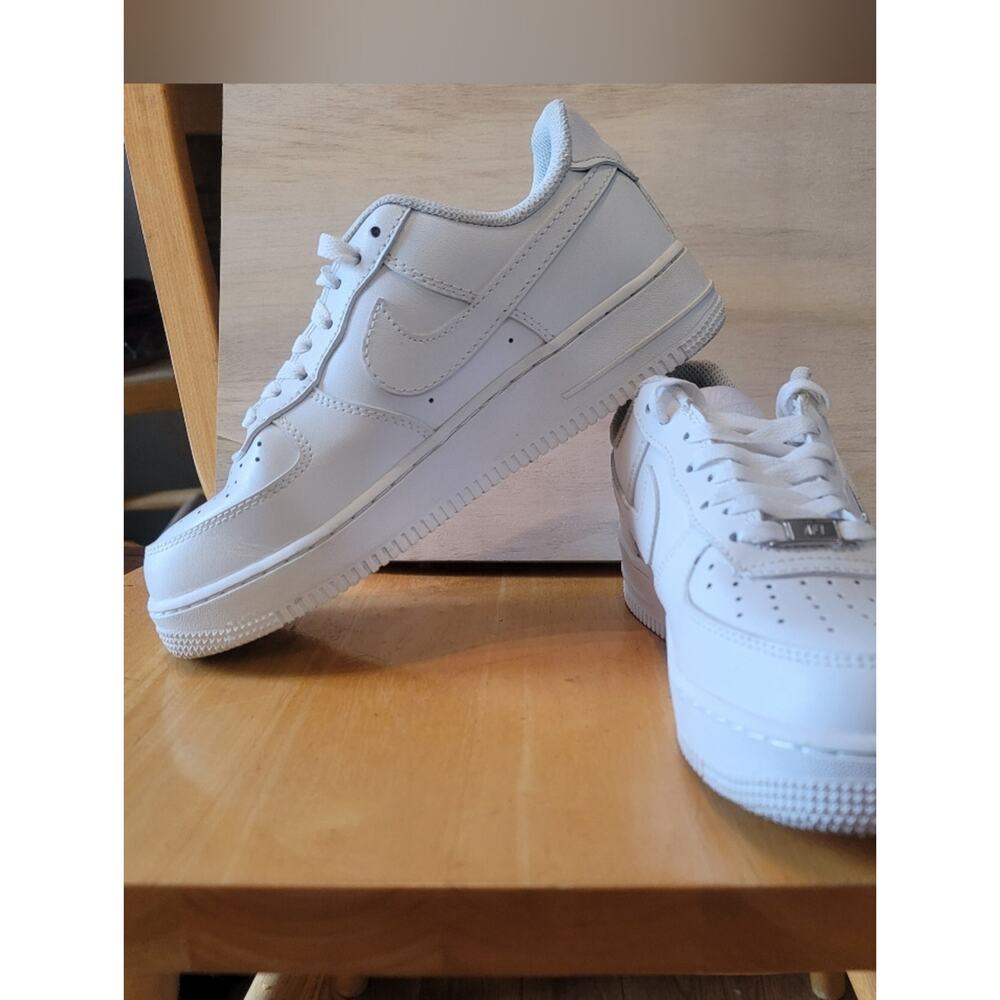 Nike Women's Air Force 1 '07 Fashion Sneaker Triple White Size 8.5